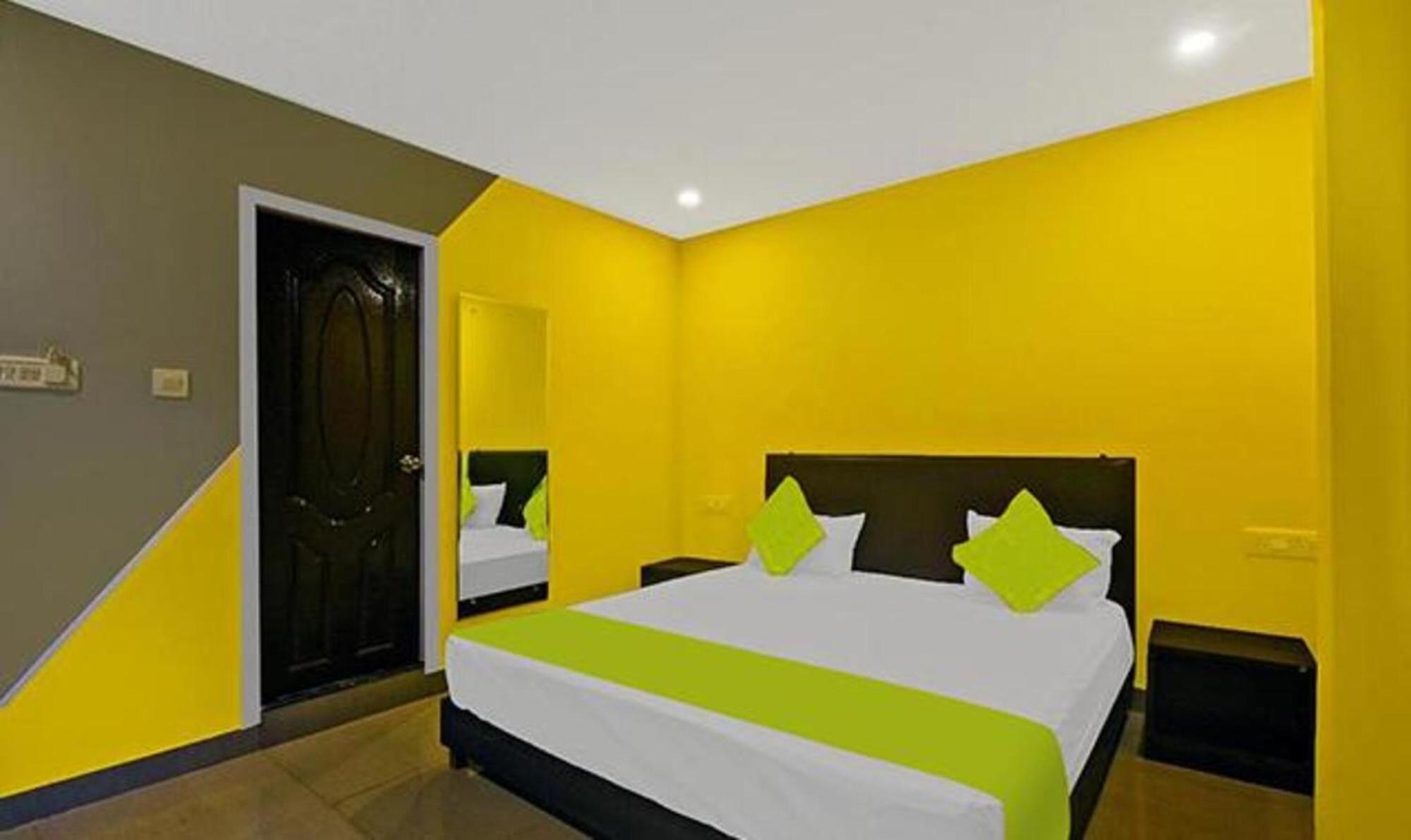 Fabexpress 29 Beach House, Morjim Beach Exterior foto